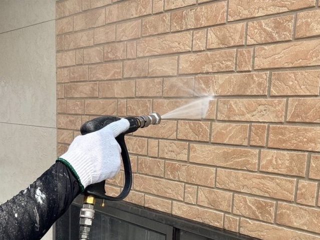 高松市の外壁クリア塗装にともなう高圧洗浄