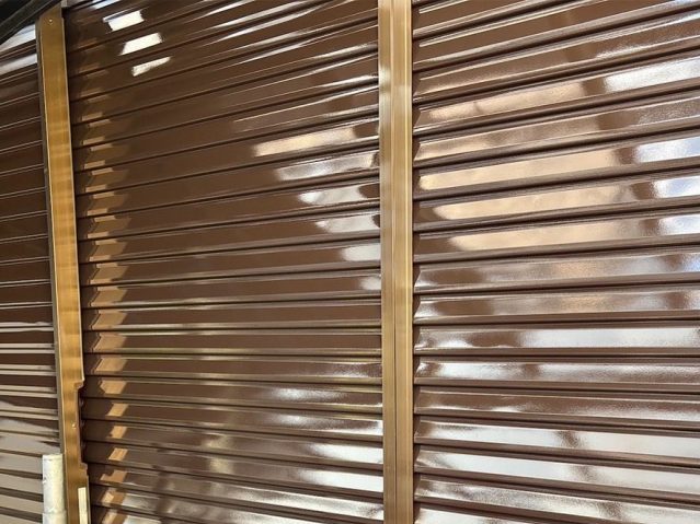 三木町の雨戸の上塗り後