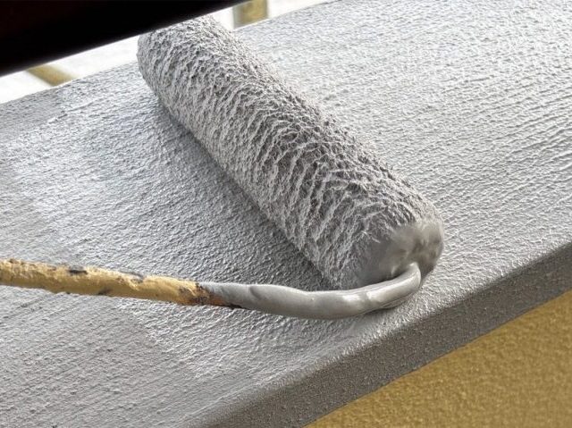 三木町の笠木の上塗り