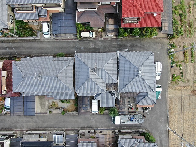 さぬき市で築30年の屋根をドローン点検！漆喰の剥がれや瓦の落下を発見しました！