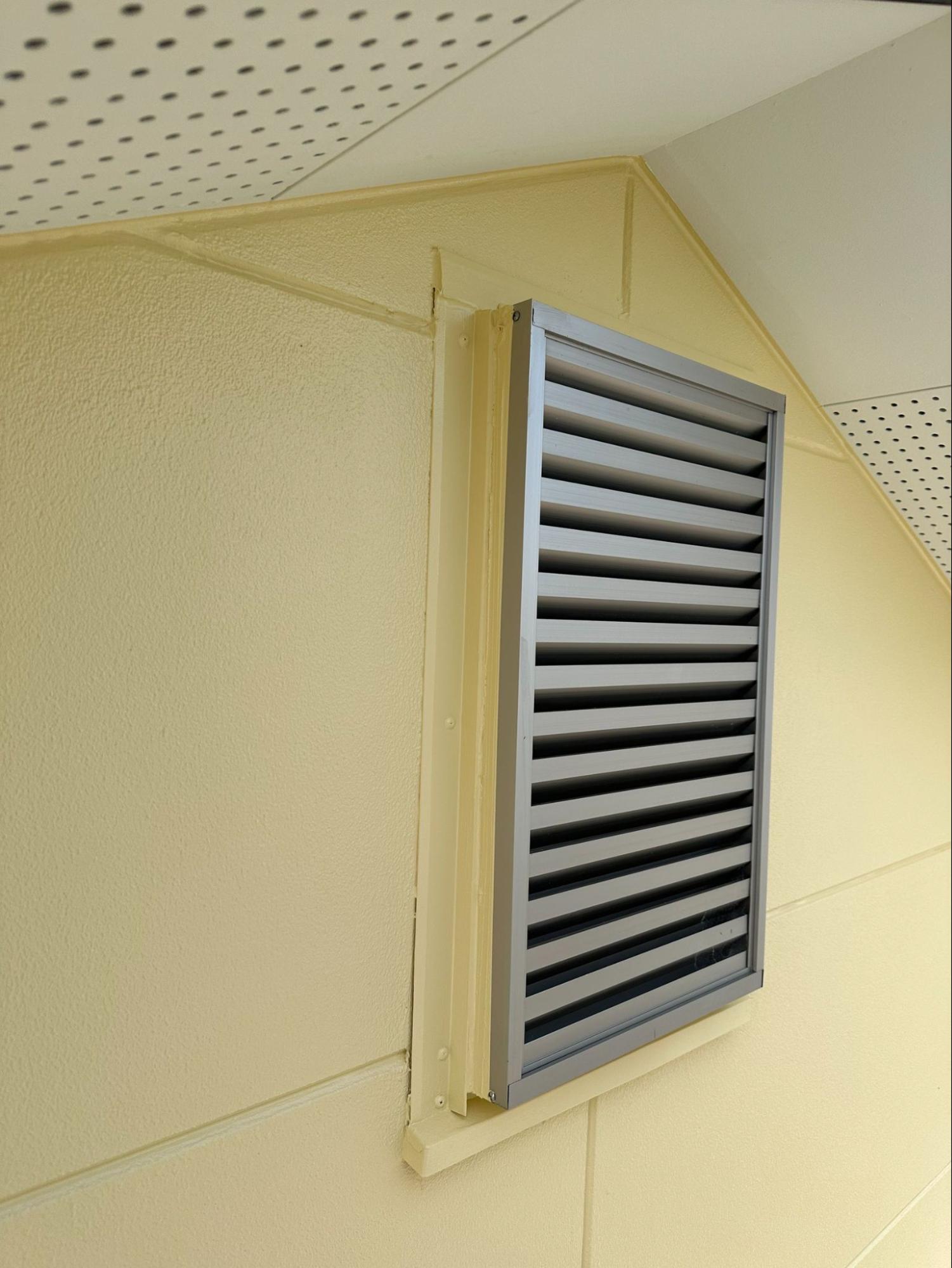 妻換気の施工完了