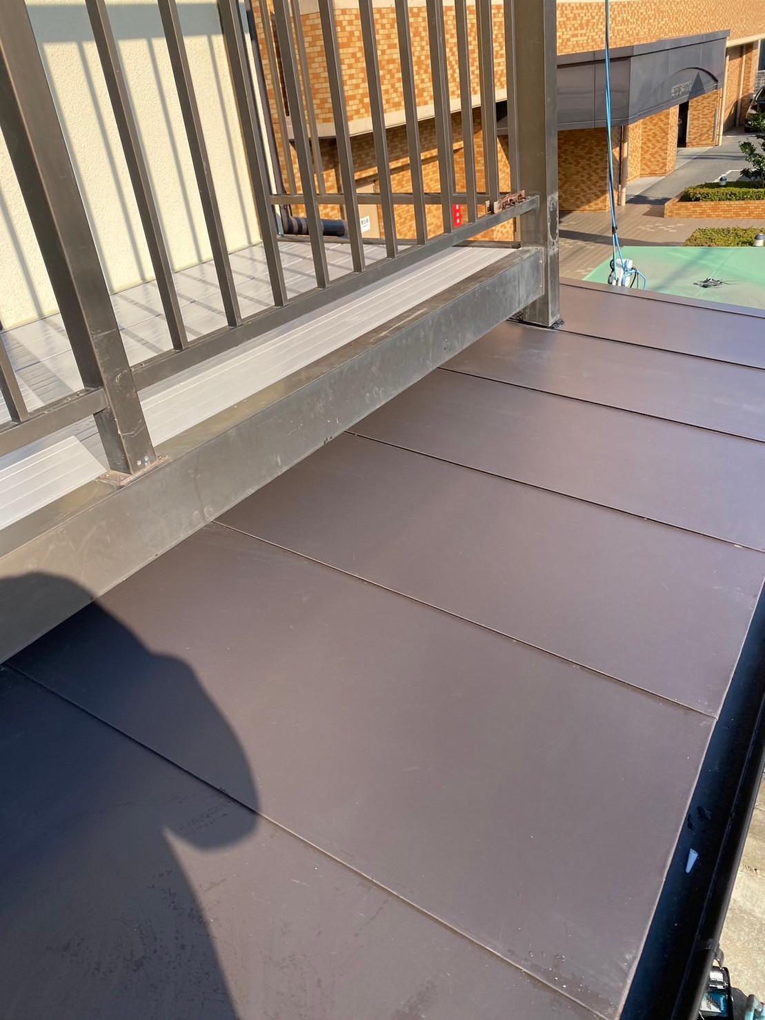 施工完了した下屋根